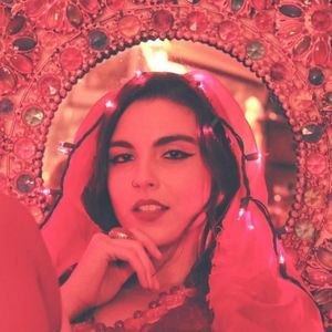 Meet your Posher, Nicolasa